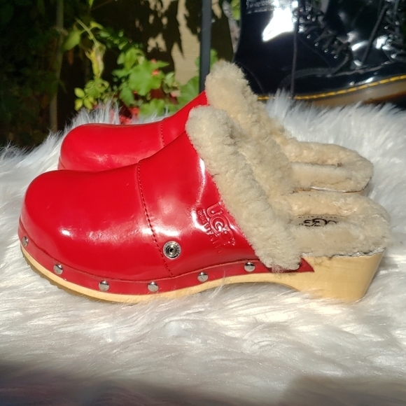 Ugg Kiltie Red Patent Leather Clogs Mules 4 - Picture 3 of 16